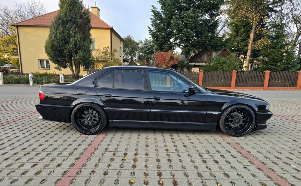 Bmw 735i e38 lift