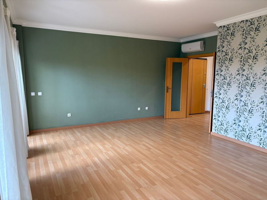 Apartamento T2 no 1°andar com elevador