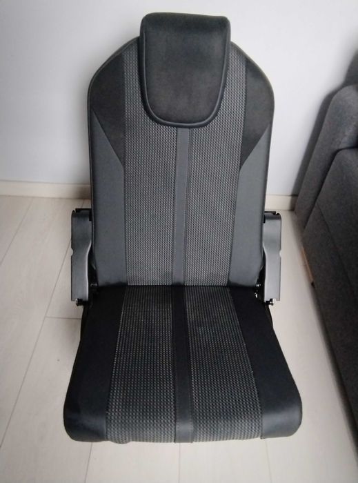 fotel 3 rzędu Peugeot 5008 II (>2020) lewy