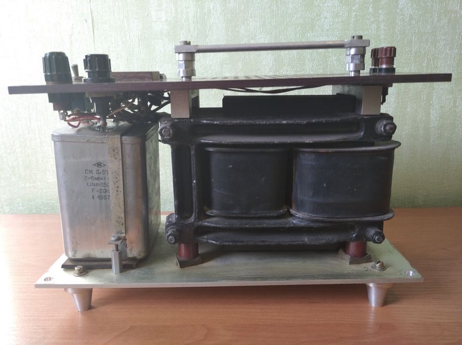 Стабилизатор напряжения времен  ссср