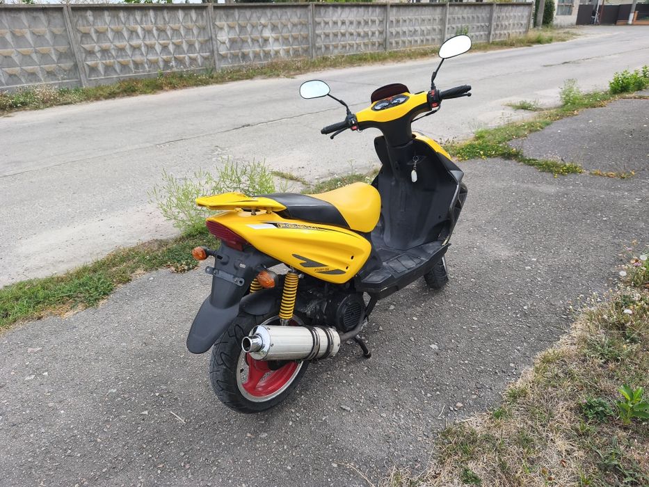 Скутер Fosti 125