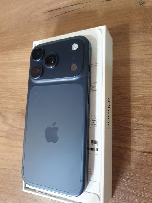 Iphone 17 pro 256 gb deep blue
