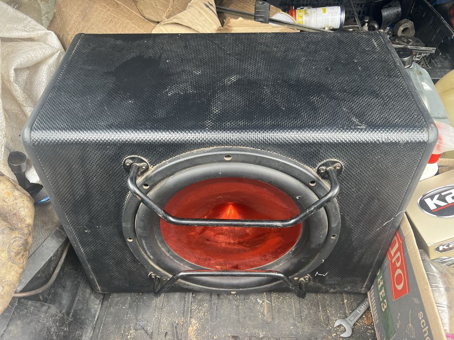 Активний сабвуфер