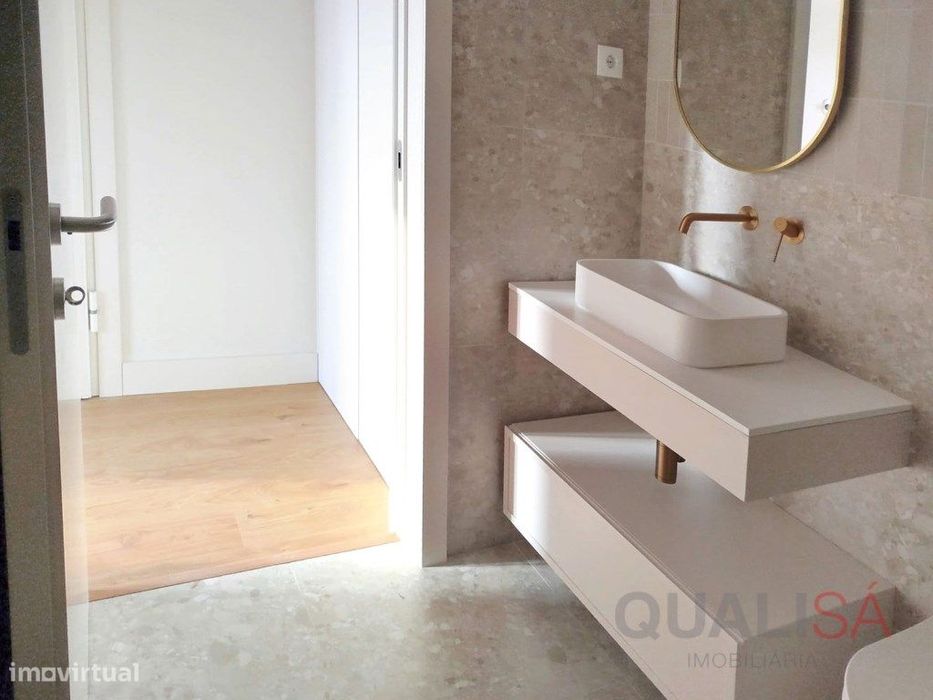 Apartamento T1 novo, com varanda e lugar de garagem em S. Vítor em ...