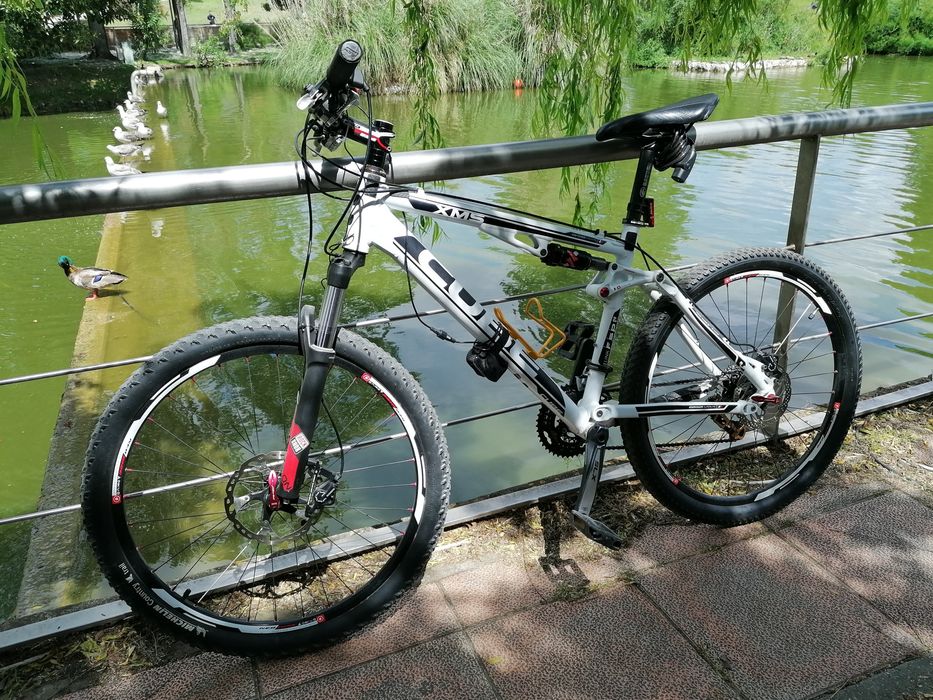 Bicicleta  Cube  XMS