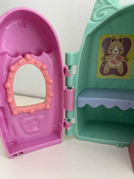 Littlest Pet Shop Get Better Center House + Individual Figures64553258952451121