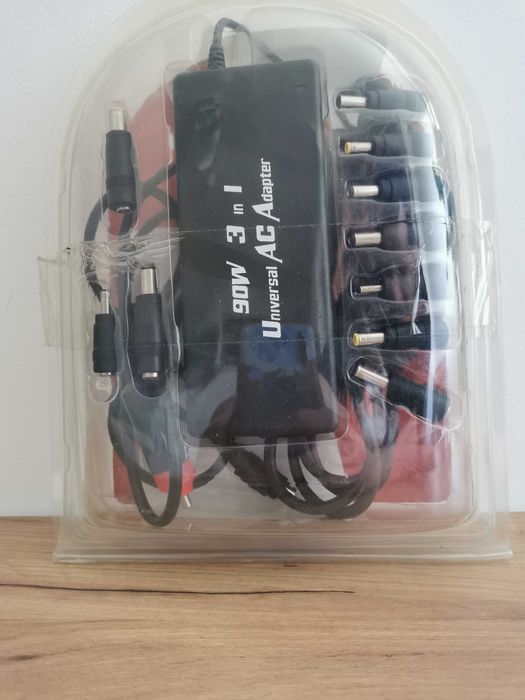 Zasilacz sieciowy do radia samochodowego, laptopa lub lodówki