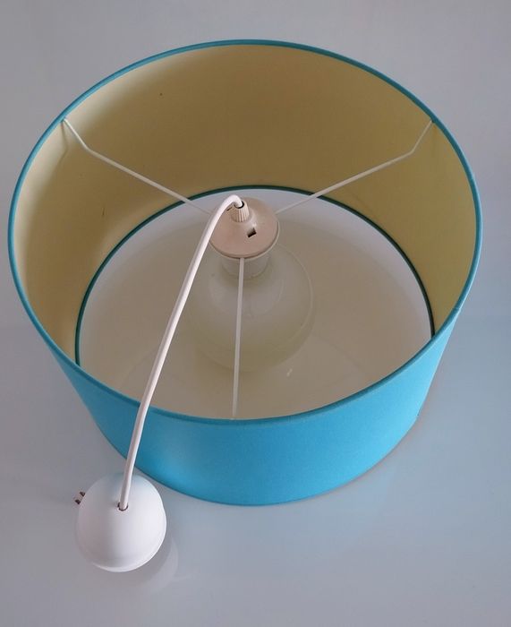 Candeeiro de teto para quarto de criança