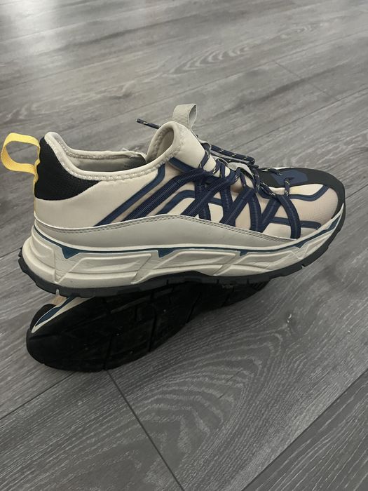 Tenis de marca Zara