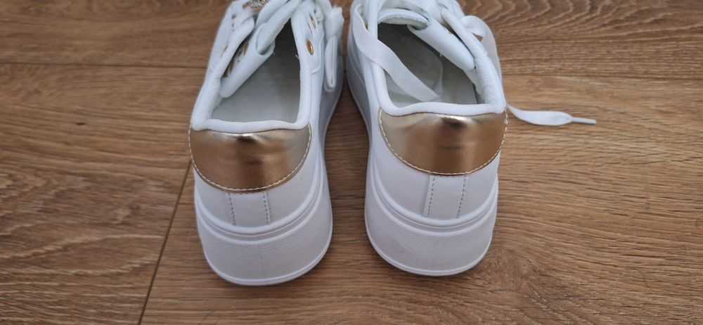 Buty Snekersy r.36