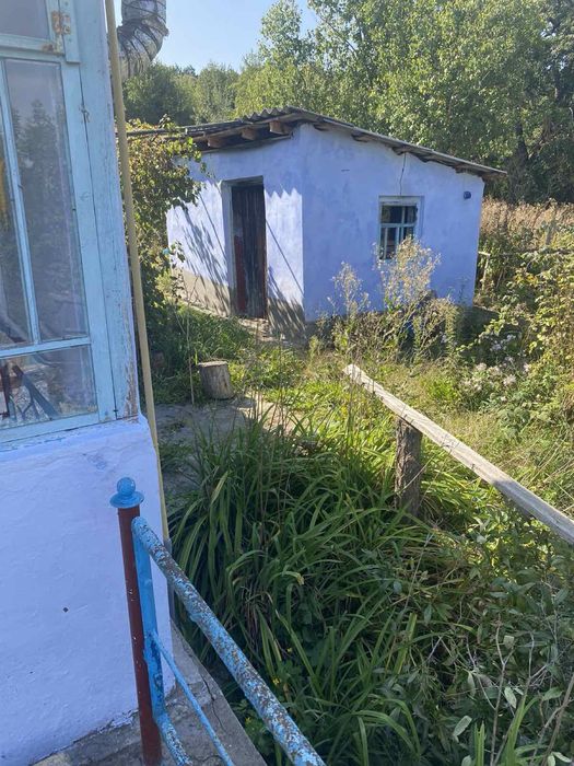 Продам газифікований будинок з приватизованою земельною  ділянкою