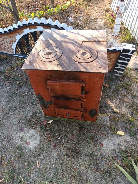 Продам котел твердопаливний.