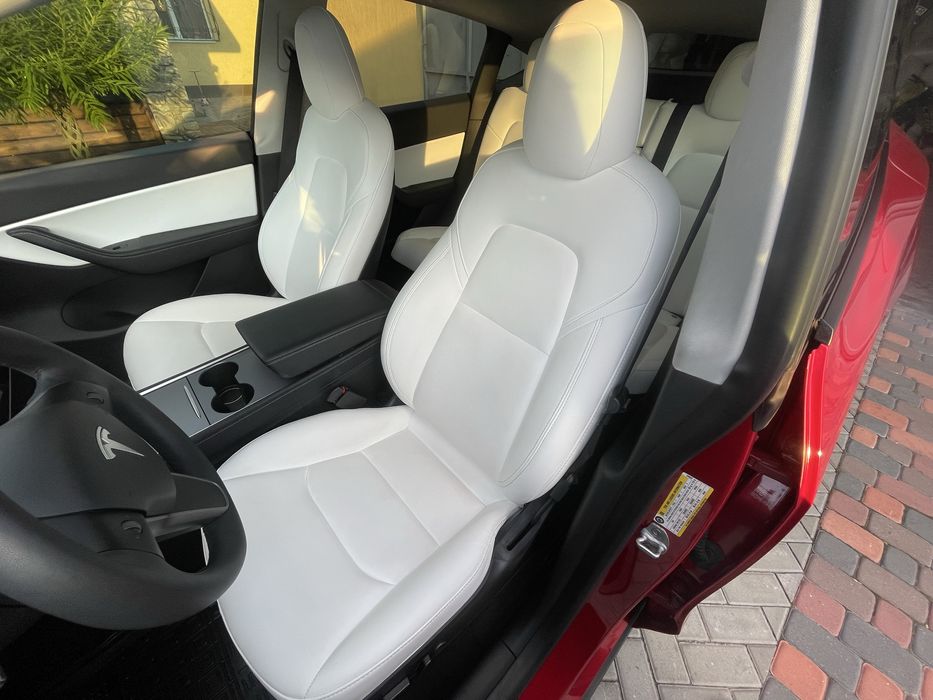 Tesla model y long range dual motor