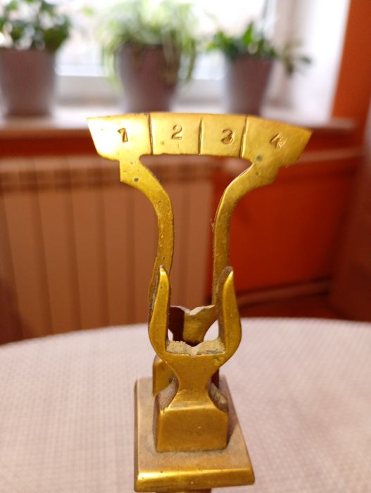 Antyczna figurka z mosiądzu