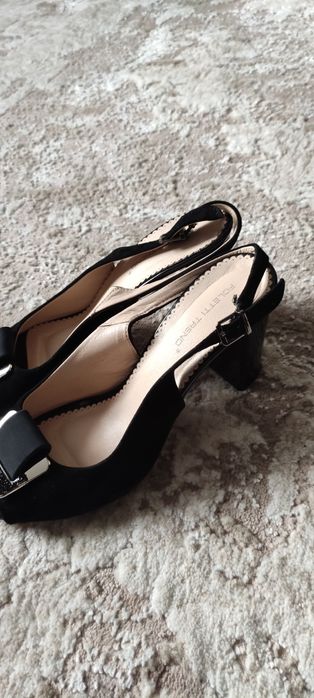 Босоніжки жіночі