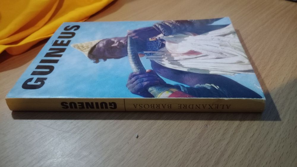 Livro antigo história