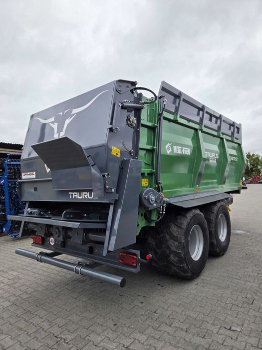 OD RĘKI Rozrzutnik obornika Metal-Fach Taurus N272/2