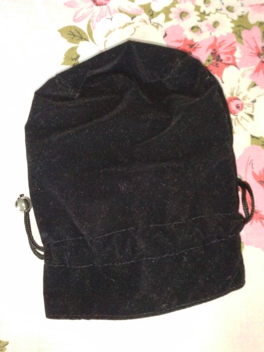 Czarny mieszek, aksamit, na prezent, gotyk