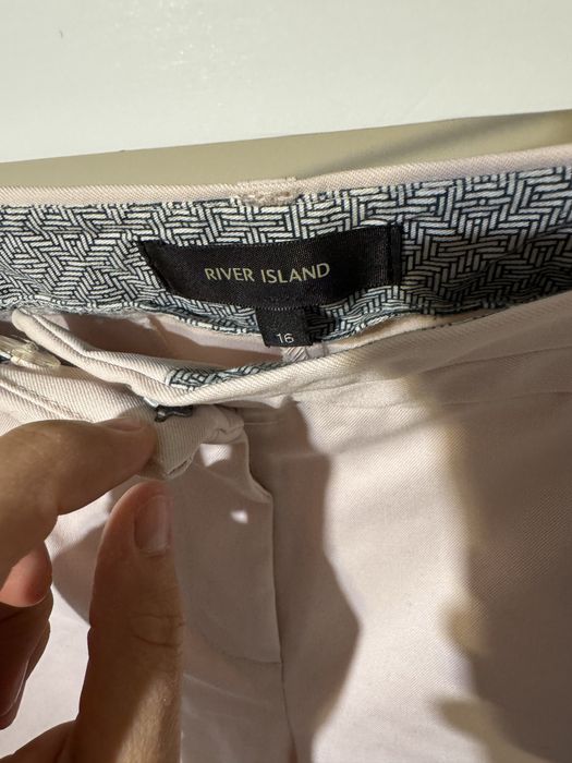 Eleganckie spodnie River Island – rozmiar 16 (EU 44)
