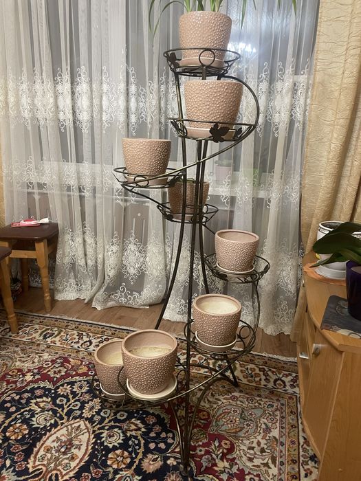 Подставка для цветов/вазонов