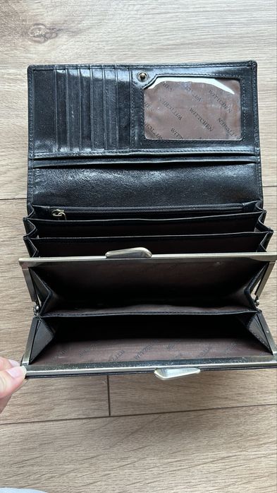 Skórzany czarny portfel Wittchen