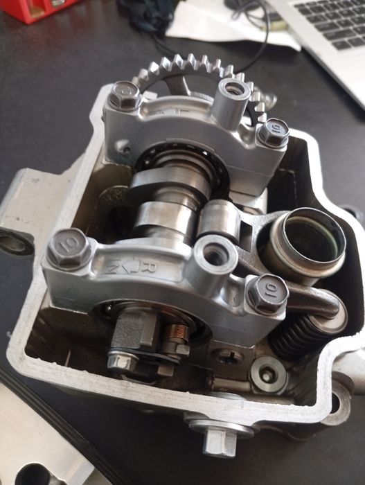 головка Honda crf250 r гбц.