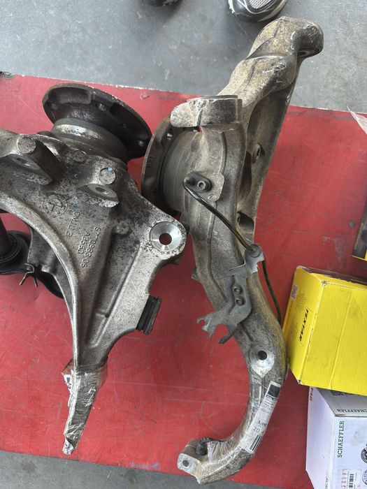 BMW E70 X5 цапфа передня і задня