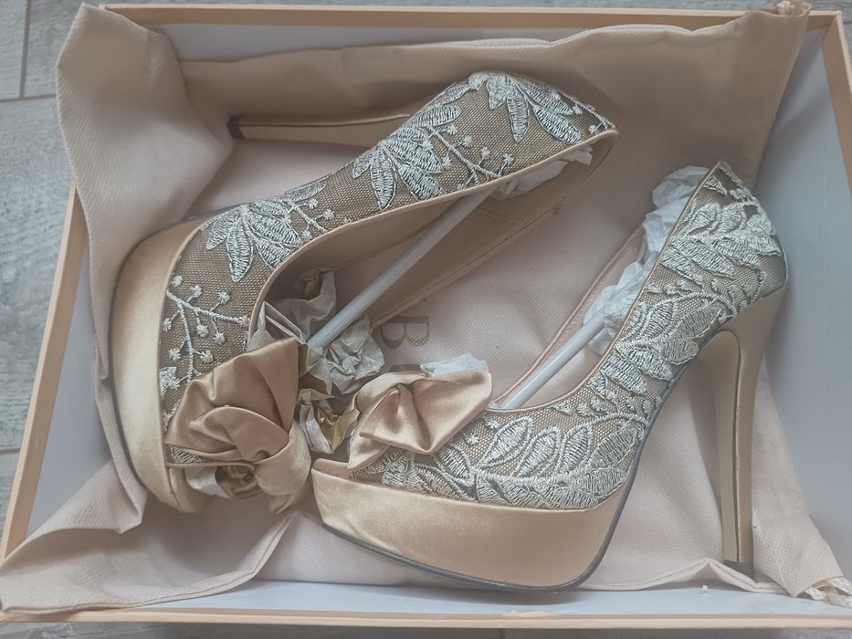 Buty Menbur 36 złote impreza wesele
