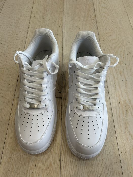 NIKE Air Force 1 '07