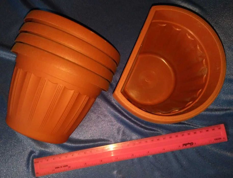 Вазони пластикові нові