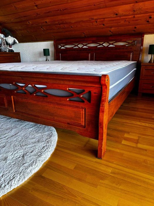 Łóżko z materacem premium + 2 szafki nocne – komplet do sypialni