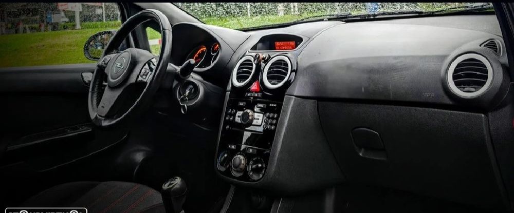 Opel Corsa Black Edition Nacional