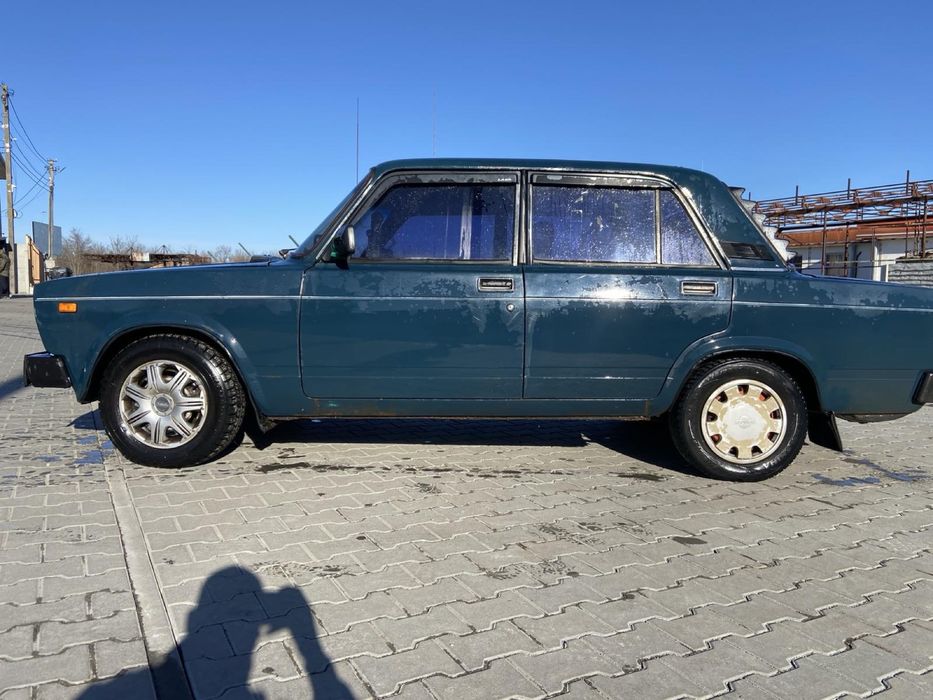 Продам ваз 2105.