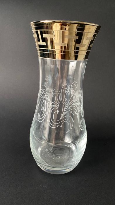 Ваза для квітів.  Скляна