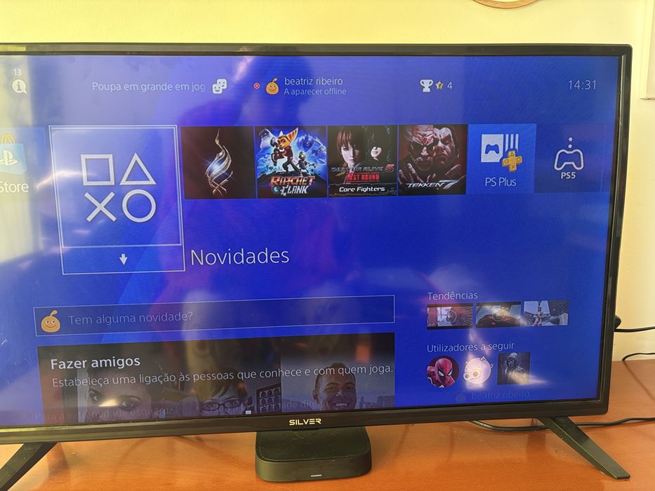 Ps4 com comando e jogo