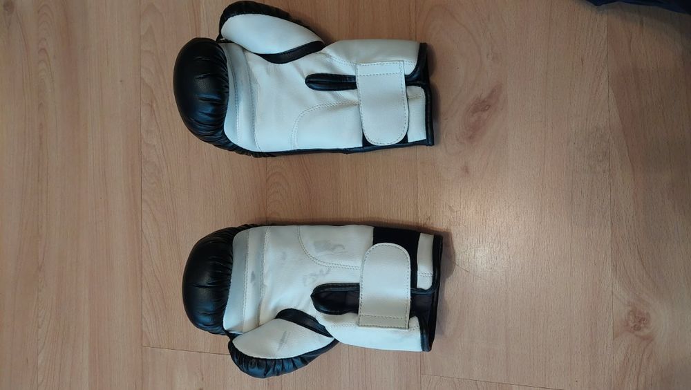 Sprzęt boxerski kask , rekawice