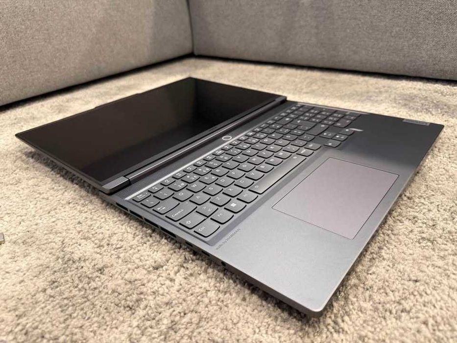 Lenovo Legion Slim 7 Gen 8 Portátil Gaming 240 Hz