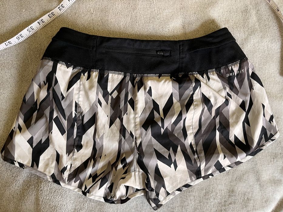 Спортивні шорти жіночі Nike Flx Short