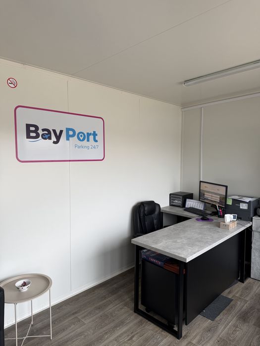 Parking  przy lotnisku Chopina + transfer – wygodnie i bez stresu! Parking TIR