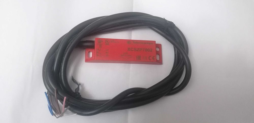 Telemecanique XCS2P 7002 Proximity Sensor, New.64584408555521120