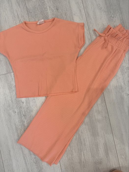 Костюм на дівчинку zara 104