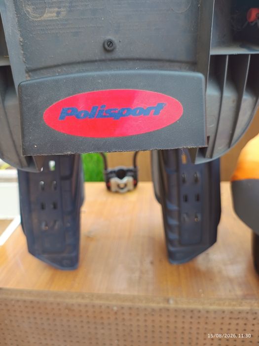 Cadeira Chicco auto e de bicicleta Polisport