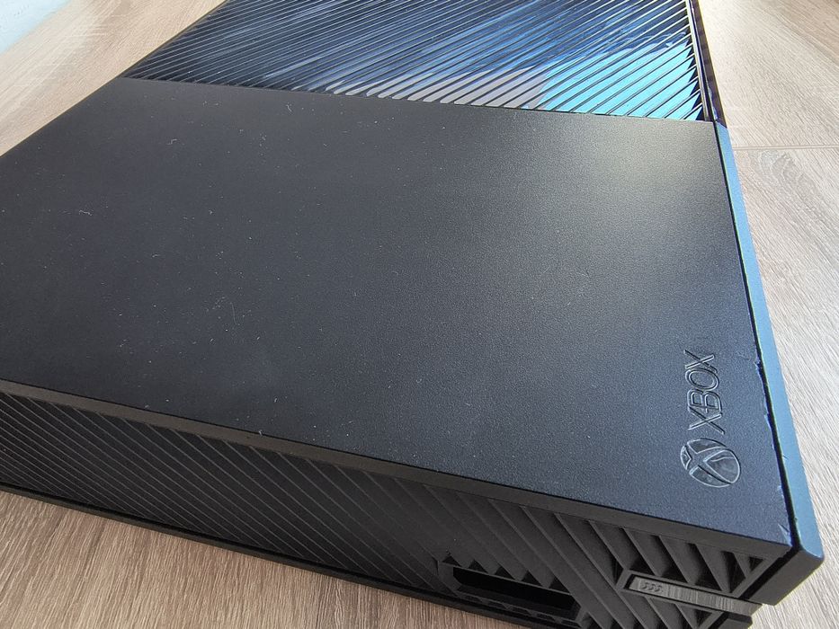 Xbox One (model 1540) Dysk 500GB + Kontroler