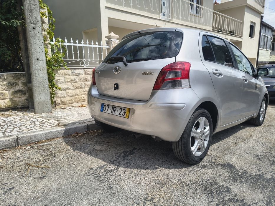 Toyota Yaris — fotografia 3
