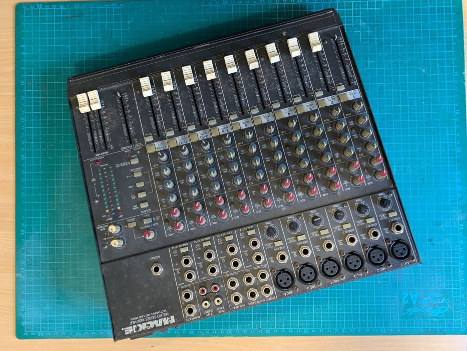 Mesa de mistura Mackie