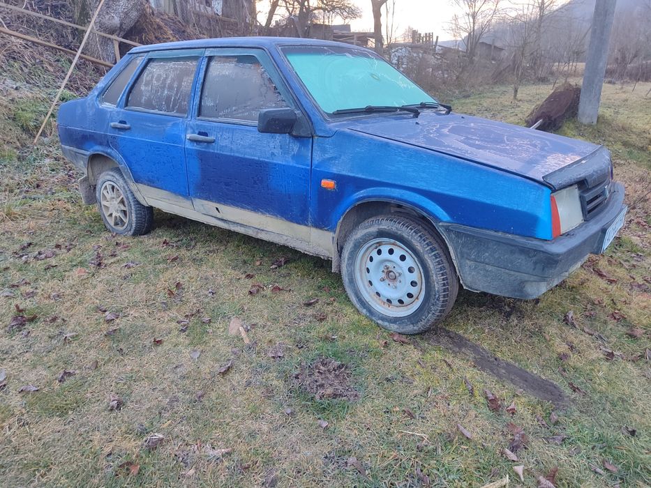 Ваз 21099 2007 року.