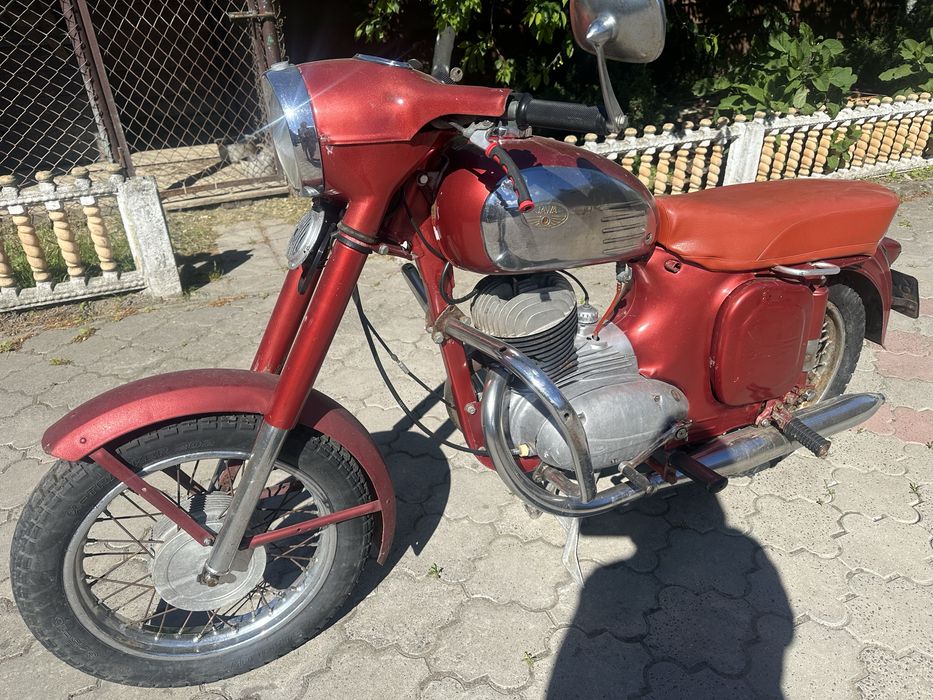 Продам яву 250 на ходу по техпаспорту!