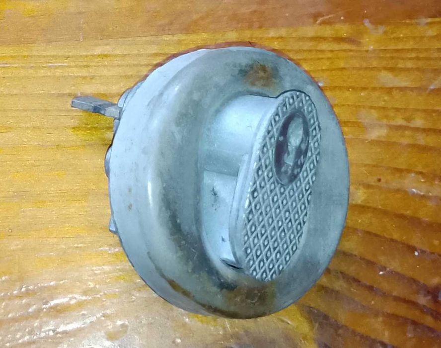 ручка дверная и накладка.+ разные замки с ручками.