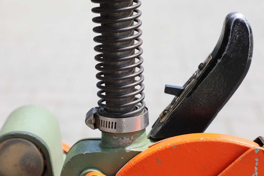 Piła kapowa, ukośnica PEGIC (1064)