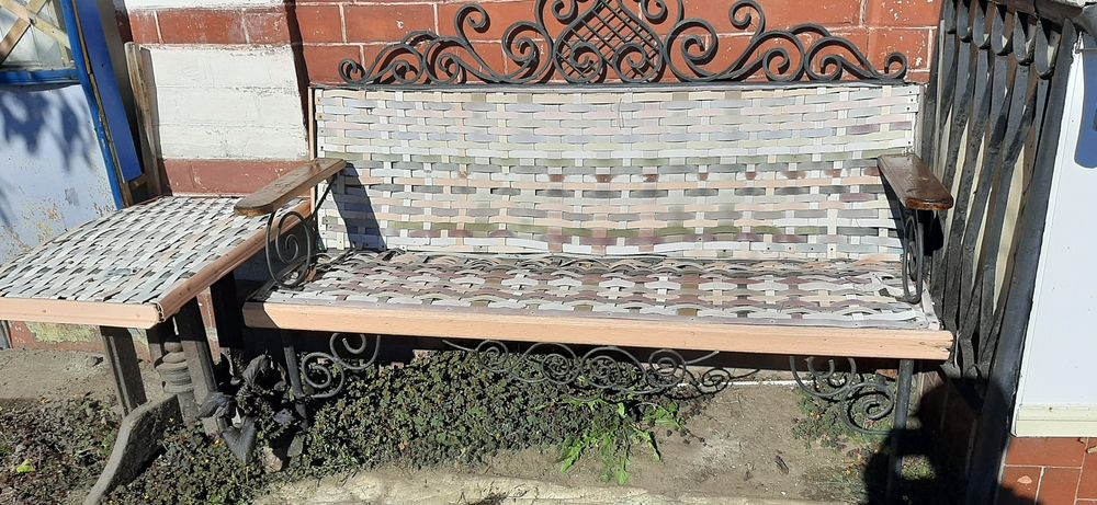 Лавочка садовая или для дома.